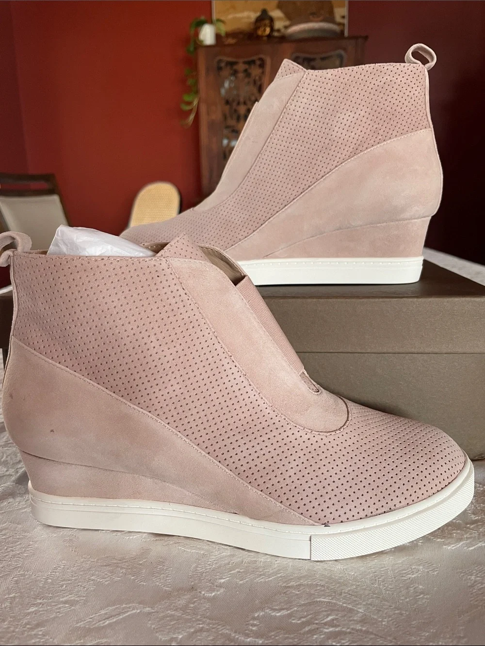 PAOLO ANNA Pink Calf Leather Suede Perforated Hidden Wedge Sneakers Sz 7 1/2 New